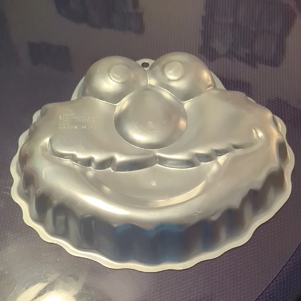 Wilton Elmo Character Cake Pan